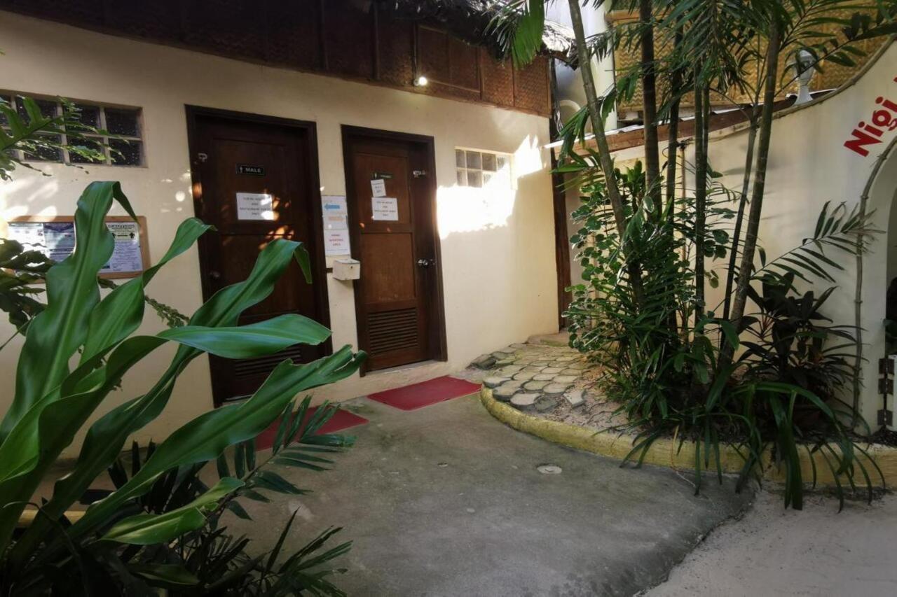 Reddoorz Premium @ Nigi Nigi Nu Noos Station 2 Boracay Hotel Balabag  Bagian luar foto